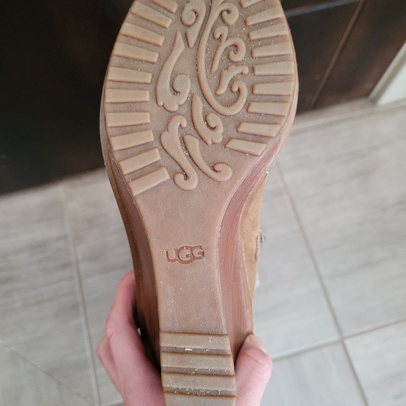 EUC UGG Wedge Boots - Picture 5 of 6